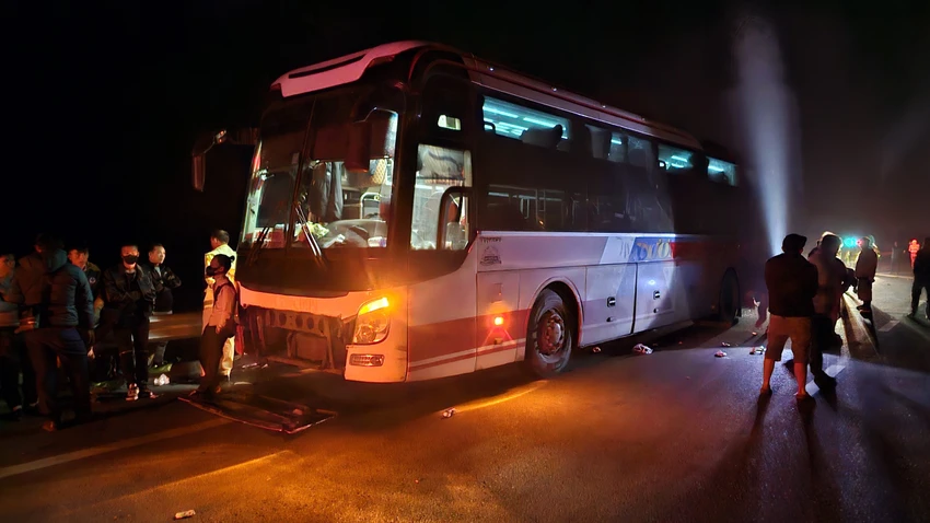 Cao tốc Cam Lộ - La Sơn liên tiếp xảy ra tai nạn